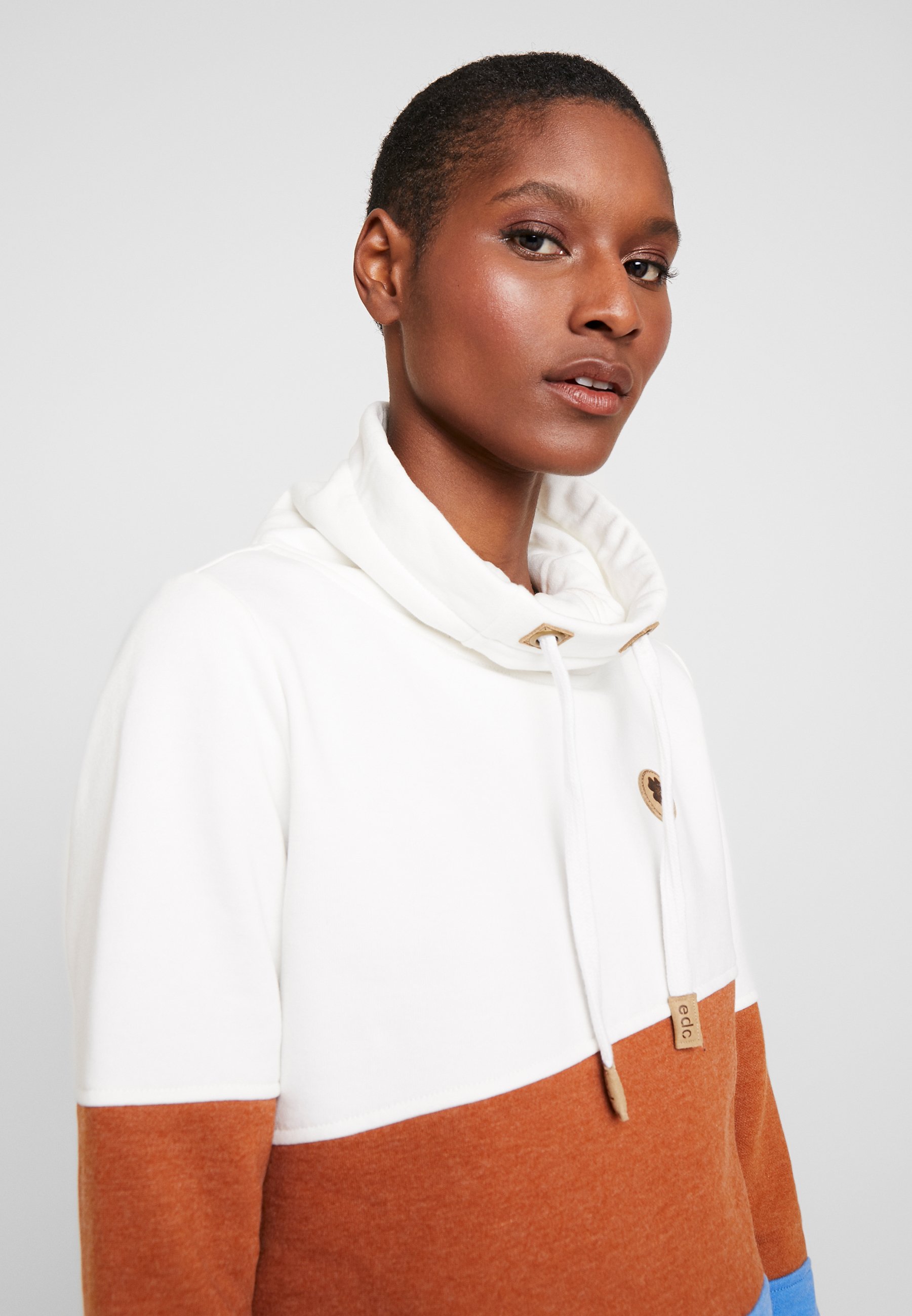 edc by Esprit COLORBLOCK HOOD Sweatshirt off white edc by Esprit COLORBLOCK HOOD - Sweatshirt - off white