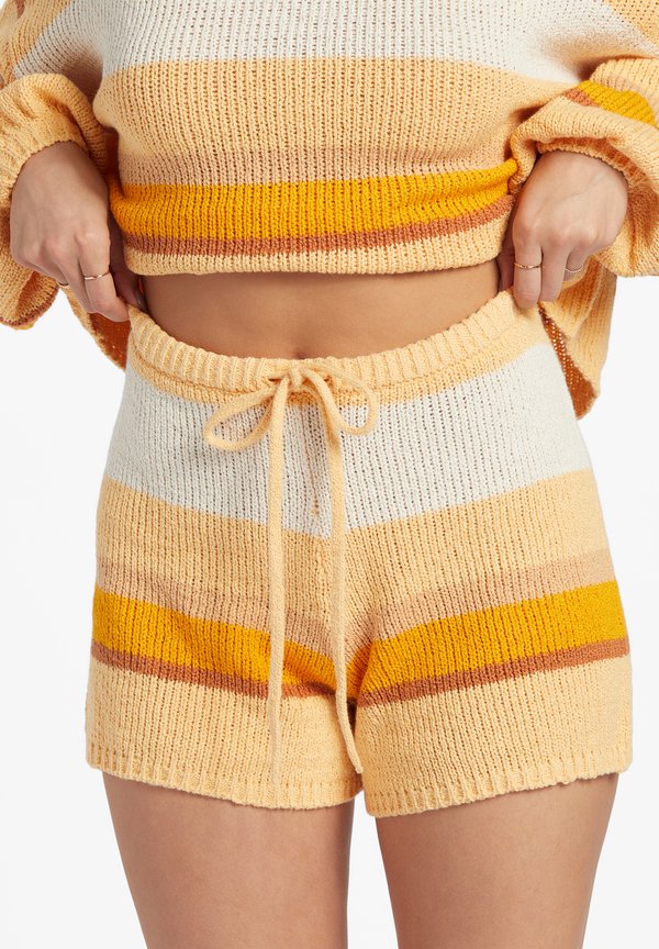 SOL TIME SHORT - Shorts - citrus glow2