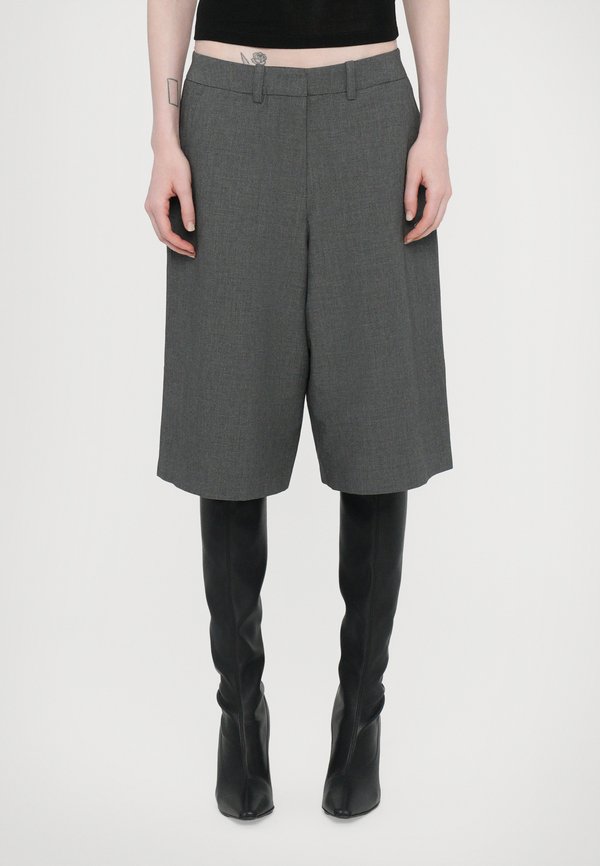 TAILORED KNEE LENGTH  - Shorts