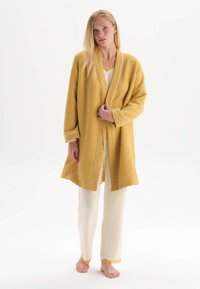 DESIGN super soft long sleeve shirt & pants pajama set in red