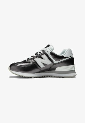 Trainers - black metallic white
