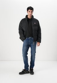 Tommy Jeans VAIL PUFFER - Chaqueta de invierno - black