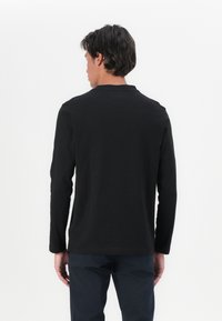 Tommy Hilfiger LINEAR FLAG GRAPHIC TEE - Langarmshirt - black