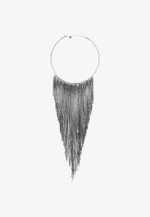 Hopeakuvioinen kaulaketju, jossa on pyöreä rengas ja pitkät, valuva ketjukoristeet. Korkealaatuinen metallipinta ja säädettävä kiinnitys.