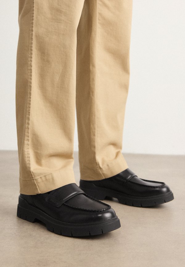 RYAN - Smart slip-ons4