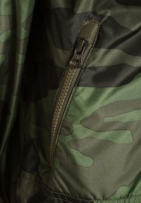 GAP BOYS WINDBUSTER - Allvädersjacka - green