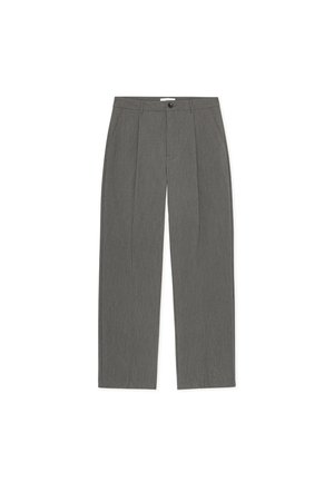 Pantalon gris plissé avec une coupe droite, doté d'une fermeture à boutons devant et d'un tissu texturé pour un look sur mesure.
