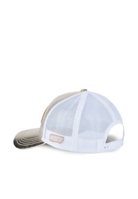 Lkw-Fahrer-Cap mit einem weißen Mesh-Rücken, einer goldfarbenen metallischen Vorderseite und einem braunen Von Dutch-Logo-Patch an der Seite. Verstellbarer Riemen hinten.