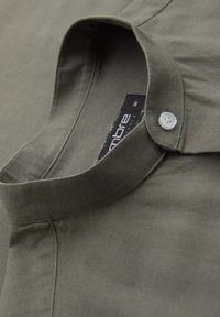 Non sélectionné, khaki