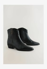 Izbrano, black snake embossed leather