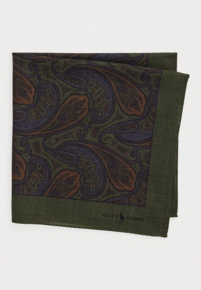 Gefaltetes, dunkelgrünes Taschentuch mit paisley Muster in Blau und Braun, mit kleinem Ralph Lauren Logo in einer Ecke.