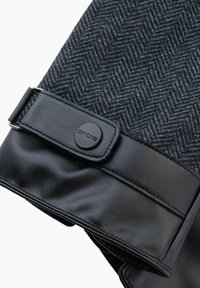 Thumbnail Image 3