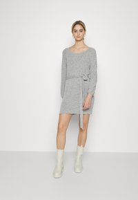 NA-KD PAMELA REIF x NA-KD - DROPPED SHOULDER MINI DRESS - Vestido de malha - grey melange