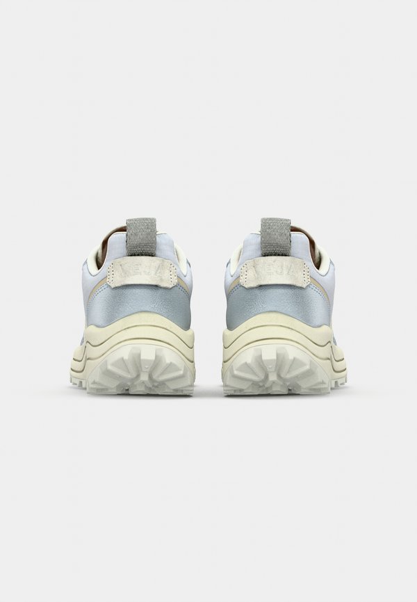 VENTURI II - Trainers - pearl pierre inox4