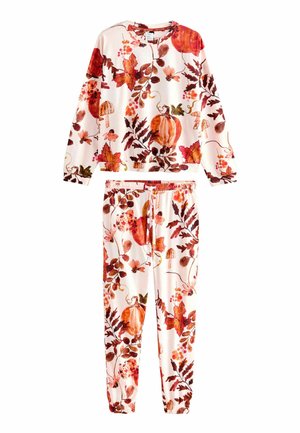 Set van een langmouwen top en broek met elastische taille in witte stof, met een kleurrijk herfstpatroon van pompoenen, bladeren en paddenstoelen in warme tinten.