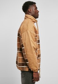 Karl Kani CHECK - Fliisjakk - sand