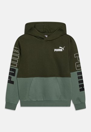 Felpa con cappuccio in verde scuro e verde chiaro. In misto cotone, presenta una tasca a marsupio e un audace logo "PUMA" sulle maniche.