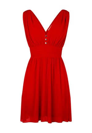 Vestido rojo sin mangas con escote en V, cuerpo plisado y cintura ajustada. Cuenta con tres botones metálicos en el frente y tela ligera.