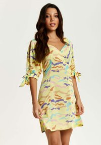 Liquorish ABSTRACT ZEBRA PRINT MINI  WITH BACK TIE UP IN YE - Day dress - multicoloured