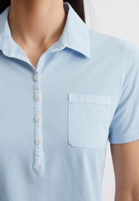 Marc O'Polo KURZARM SLIM MIT MIX-DETAILS - Poloshirt - smooth sky