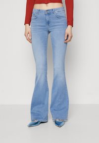 ONLY Tall - ONLREESE RETRO - Flared Jeans - light blue denim Thumbnail Image 1