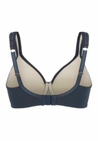 Donkerblauwe bh met gladde, licht gevoerde cups en kantafgezette bandjes. Bevat een centrale naad, verstelbare bandjes en een haak-en-oog sluiting aan de achterkant.