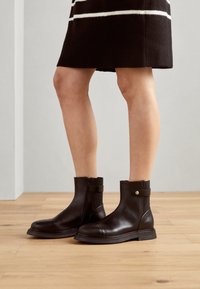 Pavement BROOKE Classic ankle boots black/black Zalando