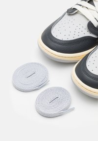 Jordan AIR JORDAN 1 HIGH METHOD OF MAKE - Sneaker high - anthracite/neutral grey/sail