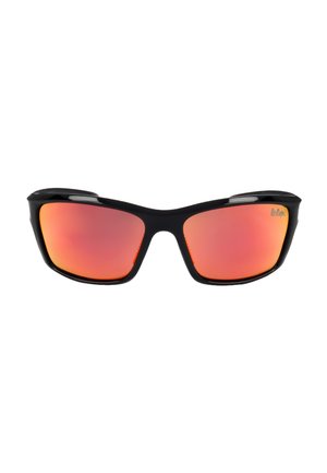 Occhiali da sole sportivi neri con lenti rettangolari specchiate rosso-arancioni e un piccolo logo visibile sulla lente in alto a destra.