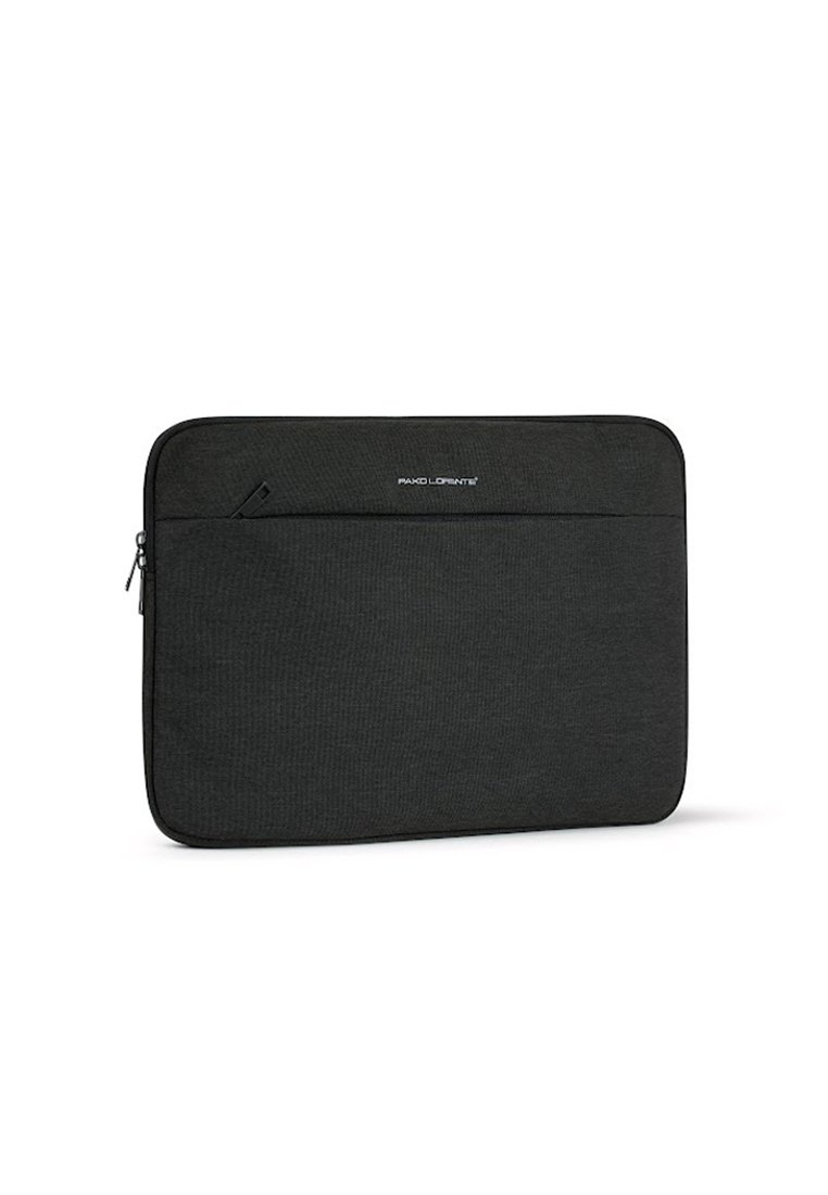 Czarna etui na laptopa z teksturowanej tkaniny, zamknięcie na zamek, zewnętrzna kieszeń i logo z przodu. Prostokątny kształt z zaokrąglonymi krawędziami.