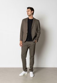 Clean Cut Copenhagen BRENDON khaki