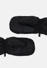 Moufles noires en tissu lisse avec un design rembourré. Comprend un poignet froncé, une zone de paume texturée et un cordon ajustable.