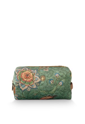 Groene stoffen pouch met een grote meerkleurige bloemenprint, een klein rond metalen embleem en een ritssluiting aan de bovenkant.