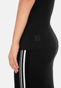 Marc Cain Top - black