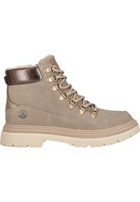 Bottines beiges avec une texture douce, des accents métalliques, des lacets ronds et une semelle épaisse. Comprend une doublure moelleuse et du matériel durable.
