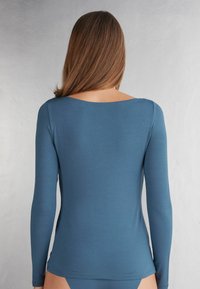 Intimissimi MANICA LUNGA SCOLLO A BARCHETTA - Top s dlouhým rukávem - blue
