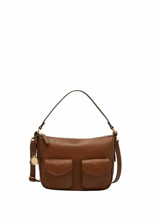 Borsa a mano in pelle marrone con forma strutturata, chiusura a zip e due tasche frontali. Presenta un manico curvo e dettagli in hardware dorato.