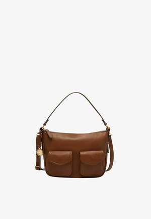 Braune Lederhandtasche mit strukturiertem Design, Reißverschluss und zwei Vordertaschen. Verfügt über einen gebogenen Griff und goldfarbene Hardware-Akzente.