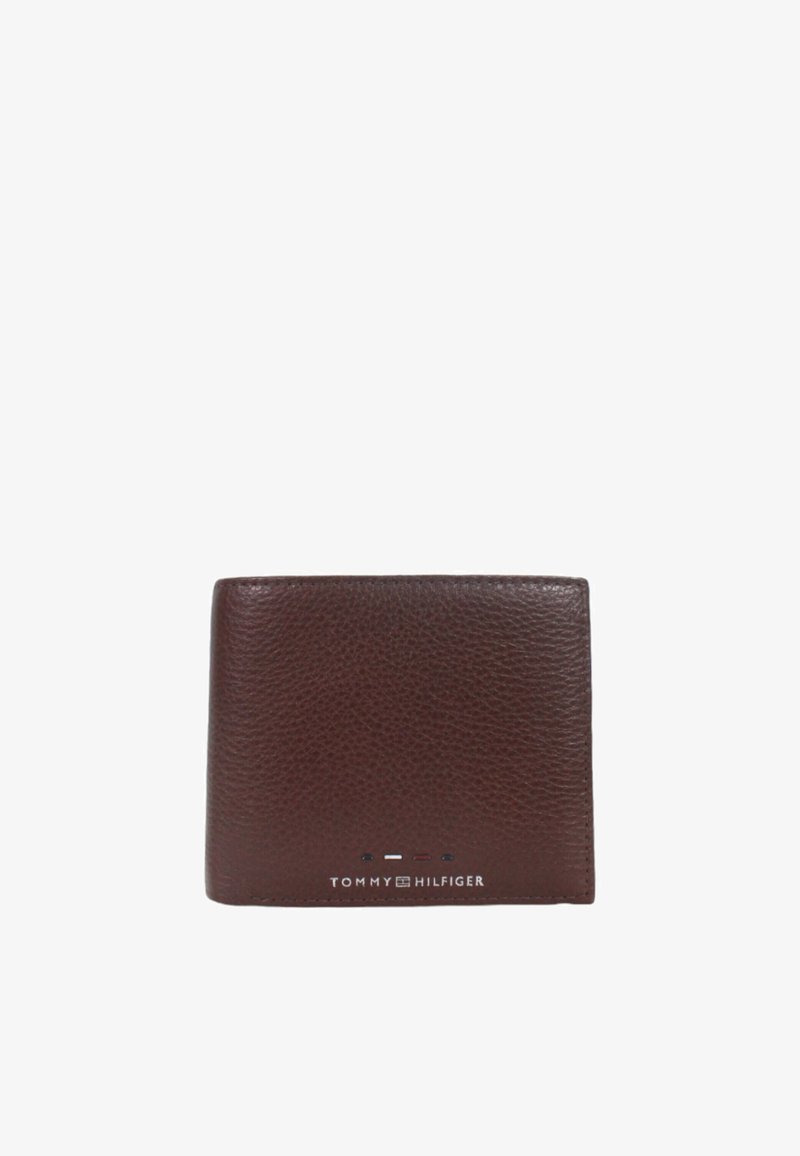 Portafoglio in pelle marrone con texture a pietra, design bi-fold, caratterizzato da un logo a impressione sul fronte e dettagli di colore a contrasto.