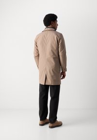 Lindbergh COAT DETACHABLE COLLAR - Cappotto invernale - dark sand