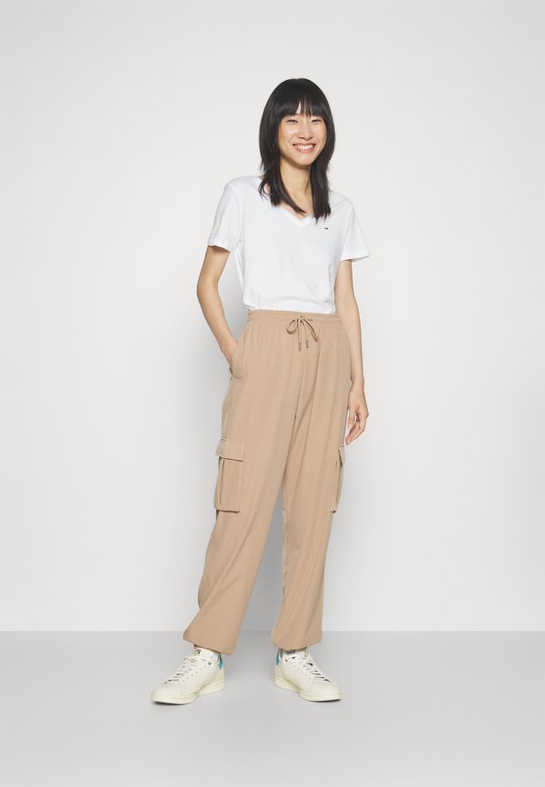 NMKIRBY PANTS - Cargo trousers - natural3