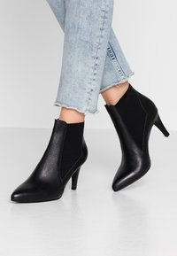 Anna Field Botines - black