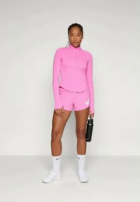 Nike Performance ONE - Sport rövidnadrágok - playful pink/white
