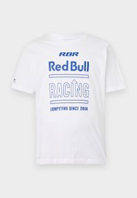 T-shirt en coton blanc avec des graphiques bleus audacieux, incluant "Red Bull Racing" et "Competing Since 2004", col rond, manches courtes.
