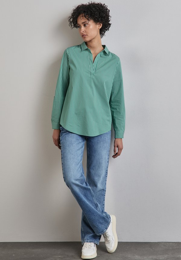 BUSINESS - Bluse - grün