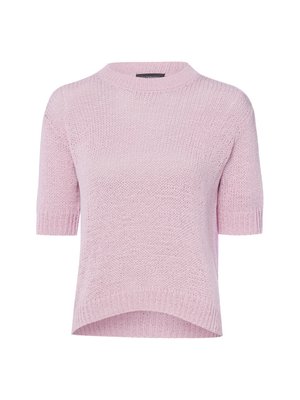 Miękki różowy sweter z krótkim rękawem, okrągłym dekoltem i nieco dłuższym tylnym brzegiem.