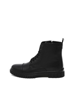Schnürstiefelette - black