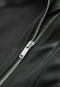 Next Kunstnahast jakk - black