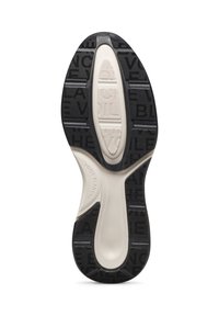 Semelle de chaussure en caoutchouc noir avec des motifs de traction texturés, forme courbée et une accentuation blanche. Présente "VOILE BLANCHE" embossé sur le bord extérieur.