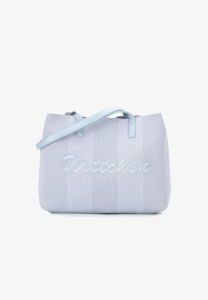 Helleblaue Tragetasche aus strukturiertem Stoff mit glatten Ledergriffen. Verfügt über das gestickte "Wittchen"-Logo auf der Vorderseite. Einfaches rechteckiges Design.